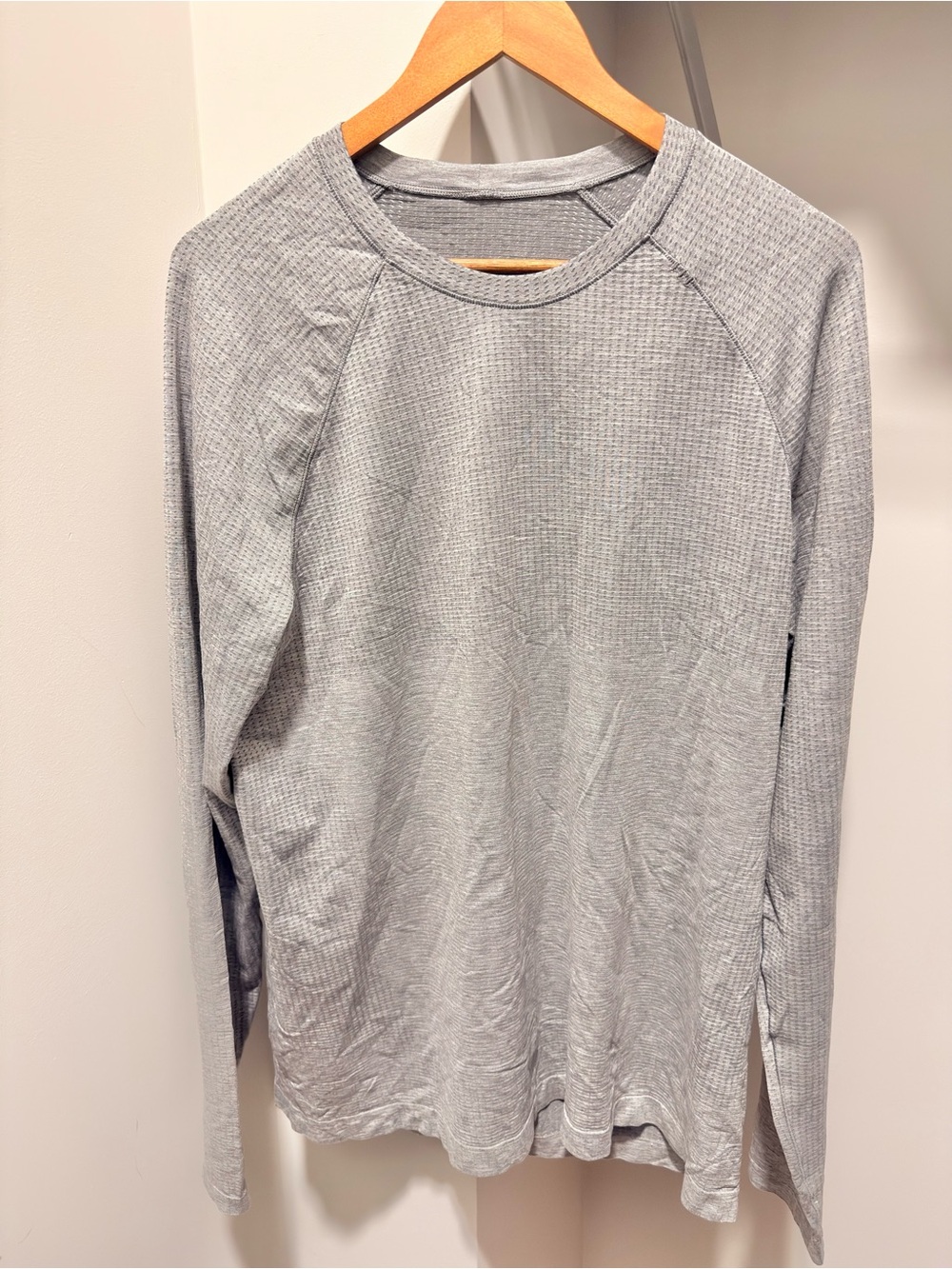 lululemon athletica Men's Crewneck Waffle Knit Sweater - Light Gray